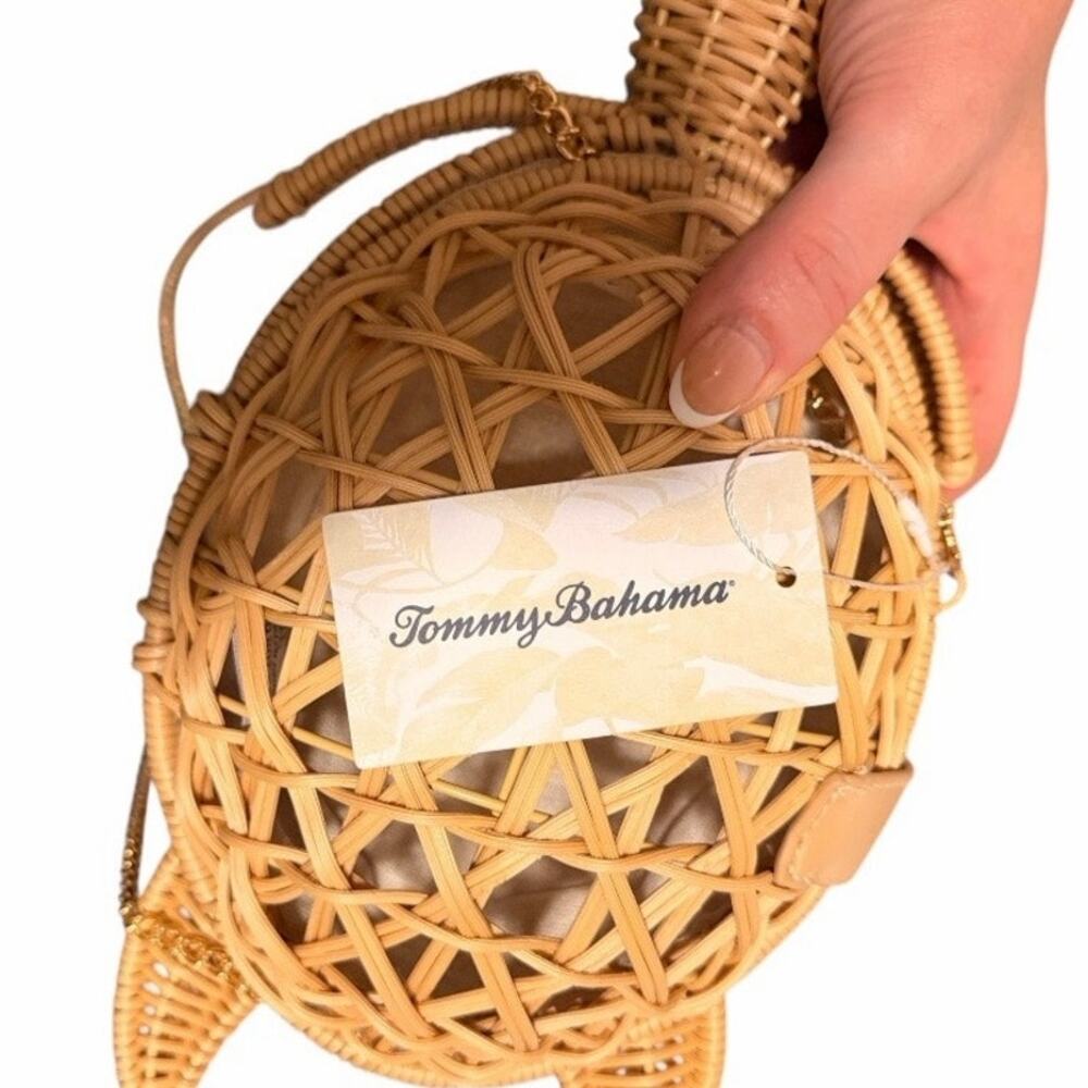 Tommy Bahama NWT Rattan Sea Turtle Crossbody Bag - Picture 6 of 7
